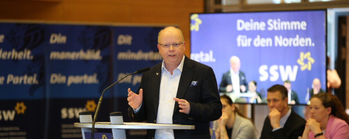 Stefan Seidler spricht auf dem Landesparteitag in Schleswig am 11.01.2025. (Foto: SSW)